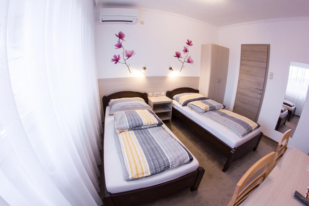 Vandor Vendeghaz Szeged Ngoại thất bức ảnh