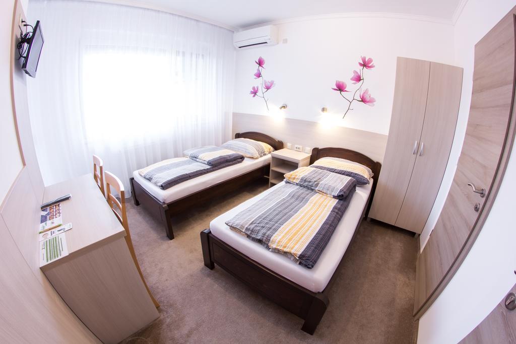 Vandor Vendeghaz Szeged Ngoại thất bức ảnh
